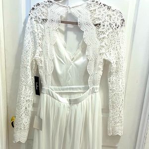 Lulus wedding dress size small NWT